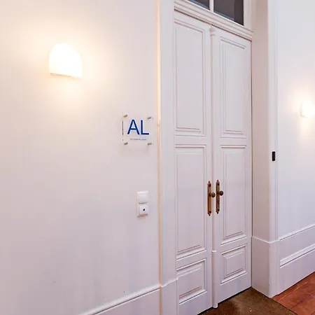 Lovelystay - Aurora Heights Apartman